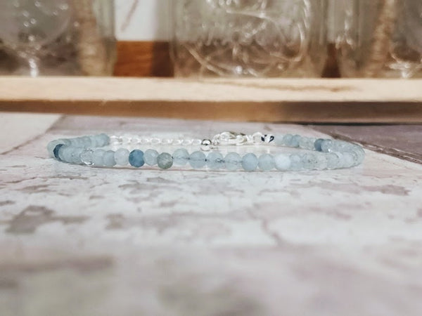 Aquamarine Bracelet Crystal Bracelet March birthstone Gemstone bracelet Dainity bracelet Delicate Bracelet Zodiac Bracelet Aquanarine Gift