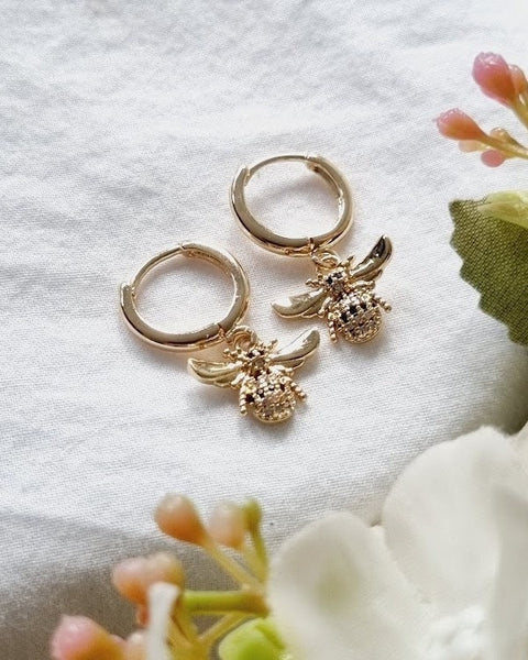 Bee earrings Bee necklace Bee Jewelry Bee set Gold Bee Necklace Bee gifts honey bee necklace bee pendant bumble bee bumble bee earrings