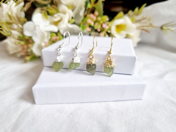 Peridot Jewelry Raw Peridot earrings Irregular natural stone earrings Gemstone Earrings Peridot birthstone earrings Grenn earrings Peridot