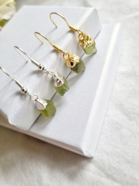 Peridot Jewelry Raw Peridot earrings Irregular natural stone earrings Gemstone Earrings Peridot birthstone earrings Grenn earrings Peridot