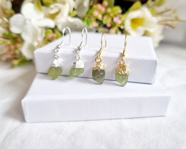 Peridot Jewelry Raw Peridot earrings Irregular natural stone earrings Gemstone Earrings Peridot birthstone earrings Grenn earrings Peridot