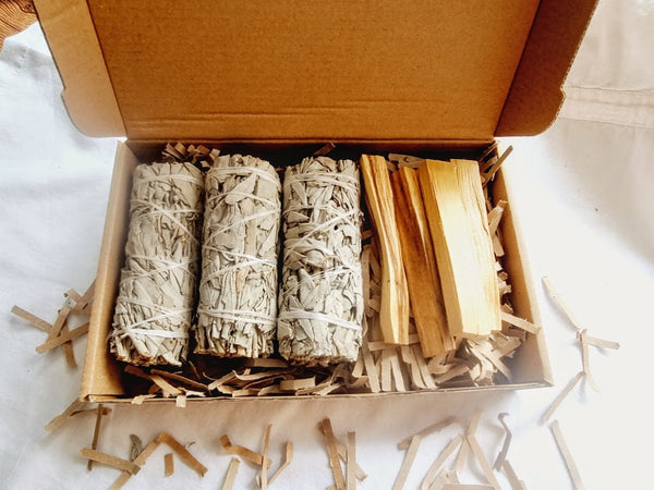 Smudge Kit Natural Smudging kit for House White Sage Smudge Sticks Palo Santo sticks Sage and Palo Santo kit