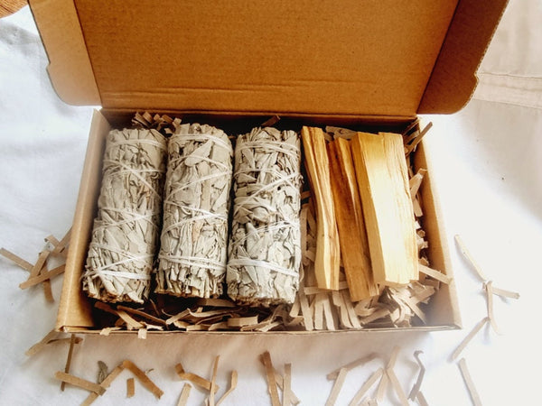 Smudge Kit Natural Smudging kit for House White Sage Smudge Sticks Palo Santo sticks Sage and Palo Santo kit